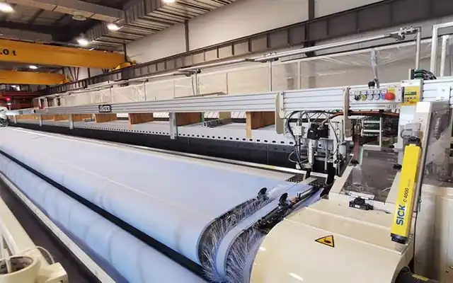 Weaving on the mill floor